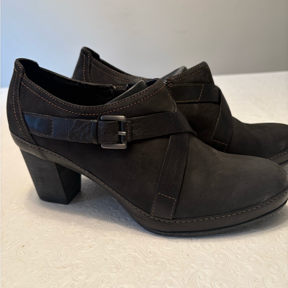 New Clark Artisan Ankle Boots. New in box. Size 10 - Everything $25 sale!